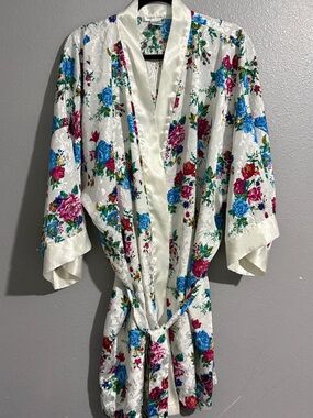 Morgan Taylor White Satin Robe with Blue & Pink Floral Print